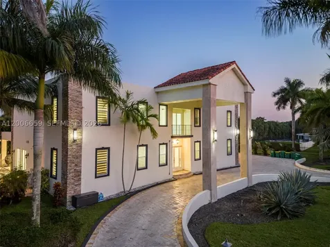1430 NW 114th Avenue Plantation FL 33323