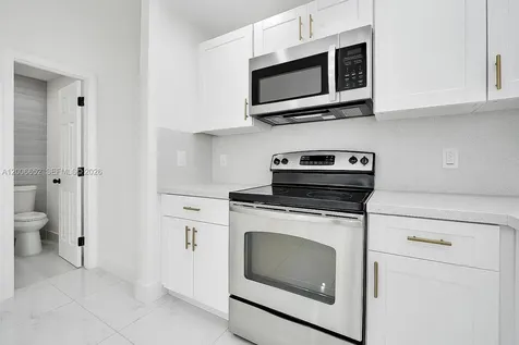 105 NW 14th Way Dania Beach FL 33004