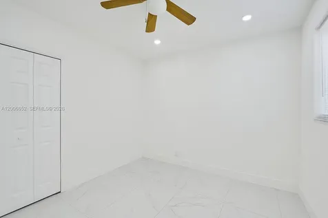 105 NW 14th Way Dania Beach FL 33004