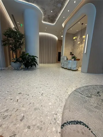 77 SE 5 Street Miami FL 33131
