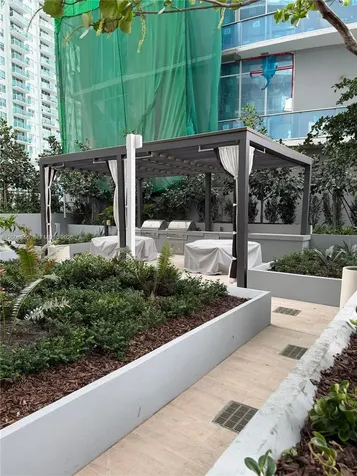 77 SE 5 Street Miami FL 33131