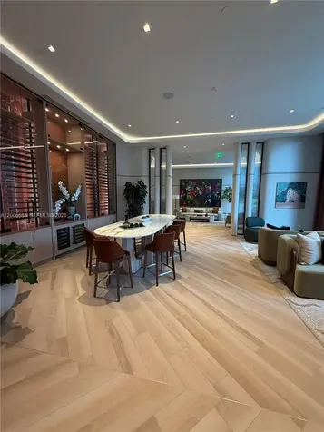 77 SE 5 Street Miami FL 33131