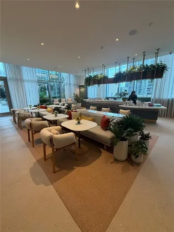 77 SE 5 Street Miami FL 33131