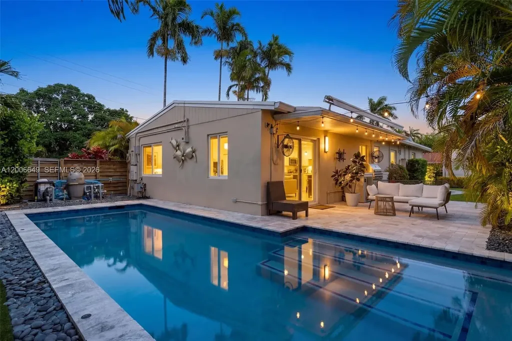 930 N 11th Court Hollywood FL 33019