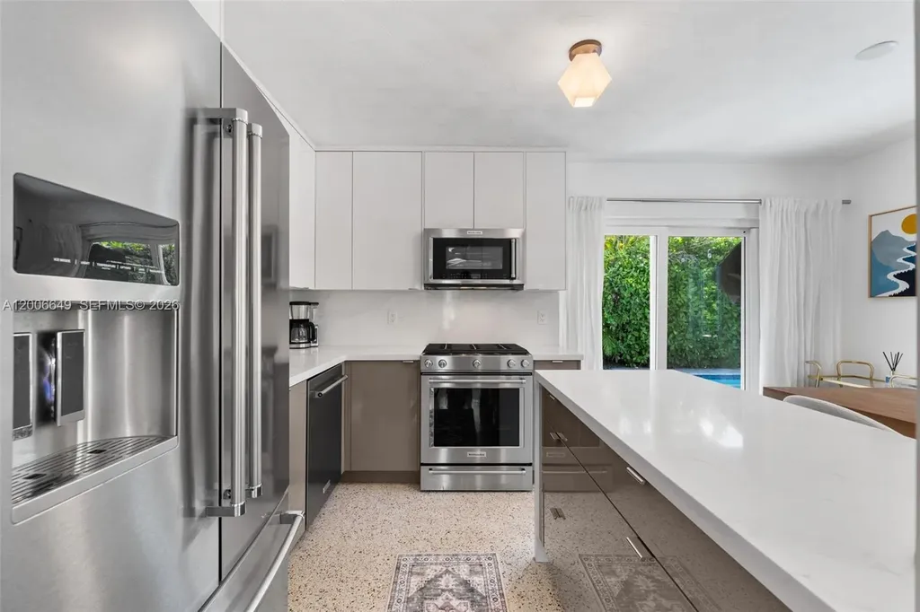 930 N 11th Court Hollywood FL 33019