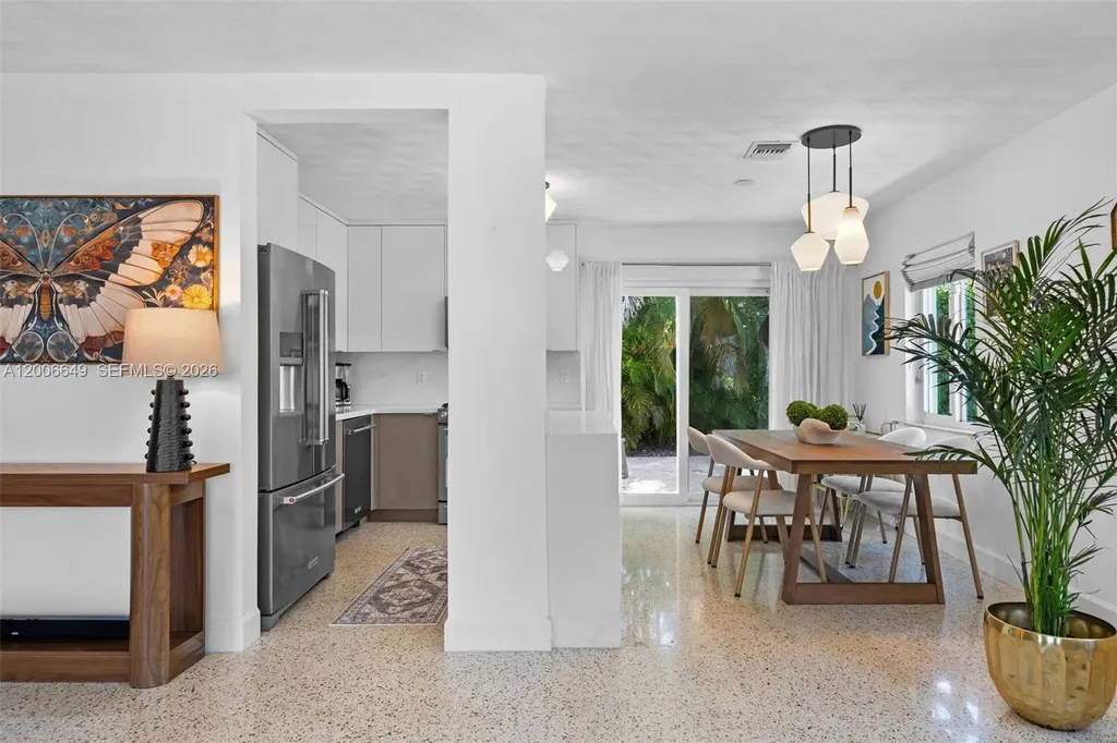 930 N 11th Court Hollywood FL 33019