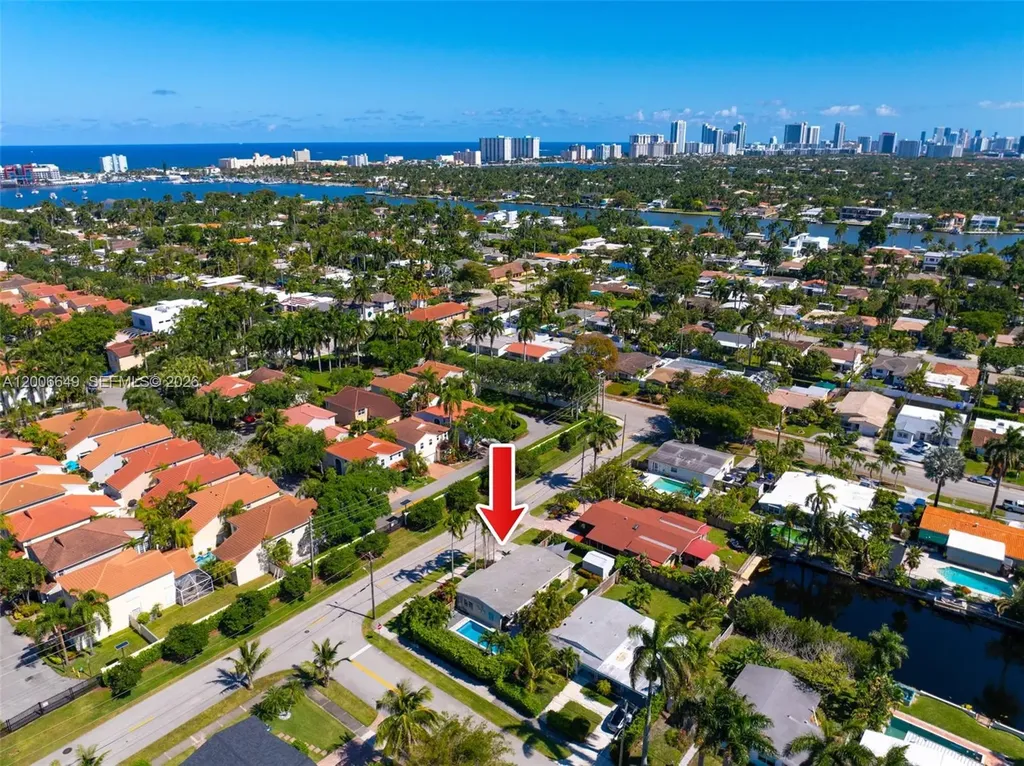 930 N 11th Court Hollywood FL 33019