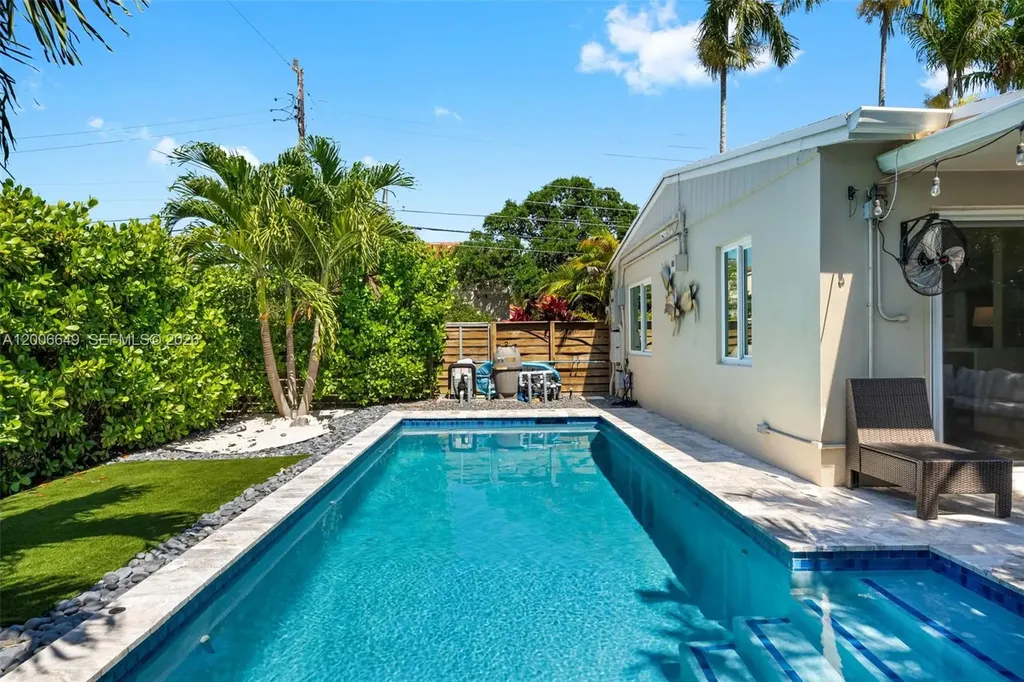 930 N 11th Court Hollywood FL 33019