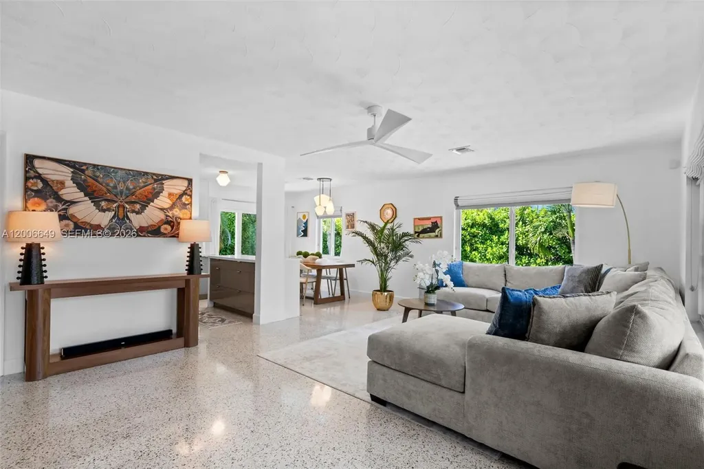 930 N 11th Court Hollywood FL 33019