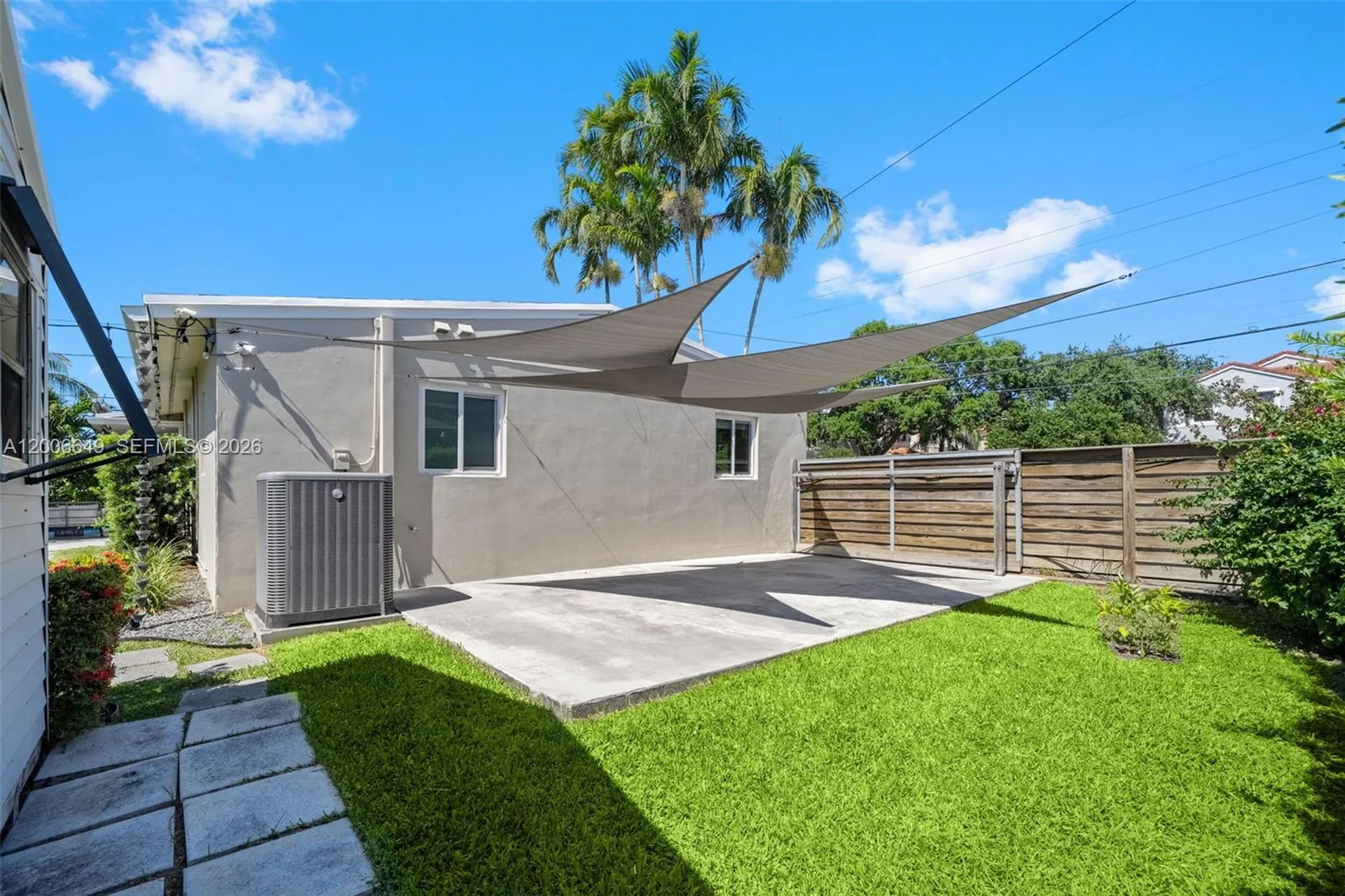 930 N 11th Court Hollywood FL 33019