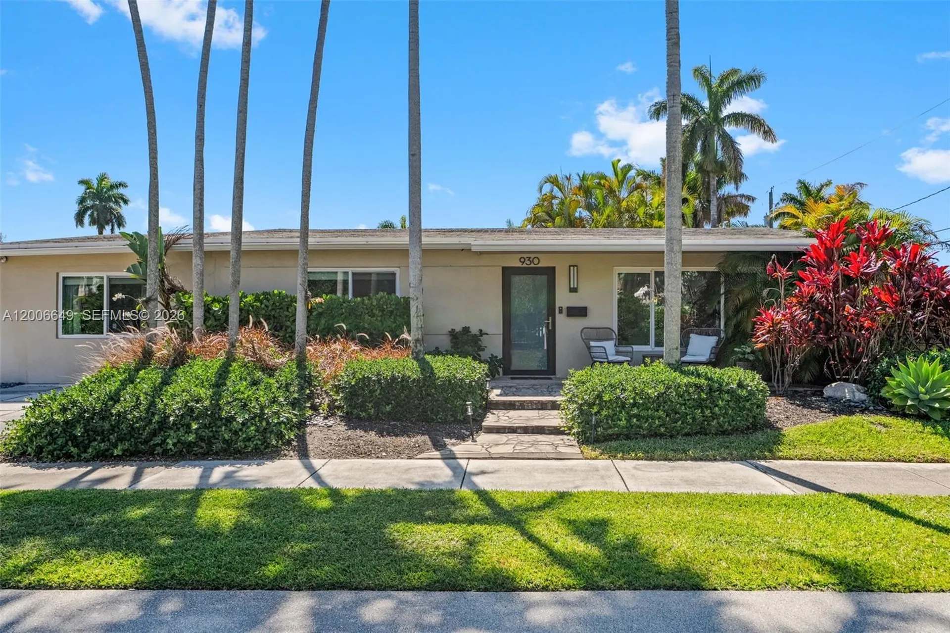 930 N 11th Court Hollywood FL 33019