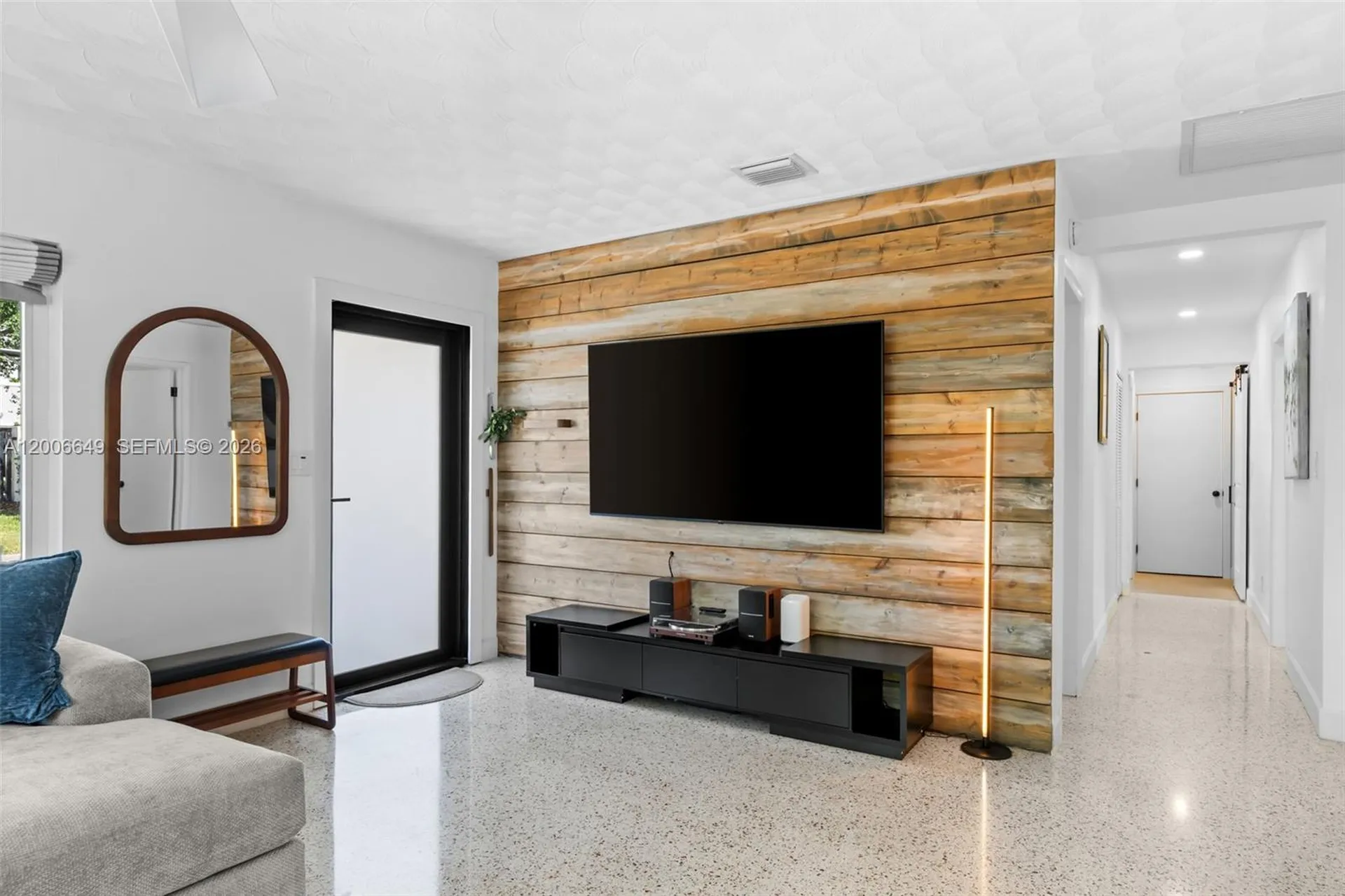 930 N 11th Court Hollywood FL 33019