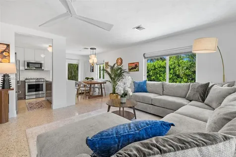 930 N 11th Court Hollywood FL 33019