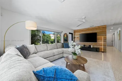 930 N 11th Court Hollywood FL 33019