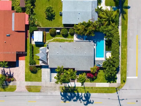 930 N 11th Court Hollywood FL 33019