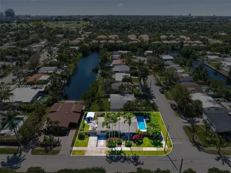 930 N 11th Court Hollywood FL 33019