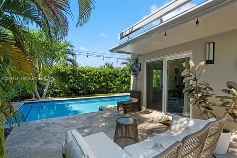 930 N 11th Court Hollywood FL 33019
