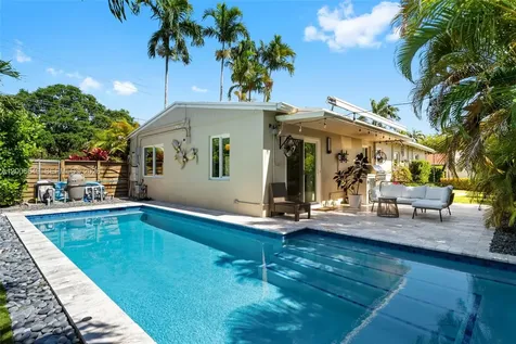 930 N 11th Court Hollywood FL 33019