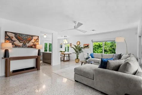 930 N 11th Court Hollywood FL 33019