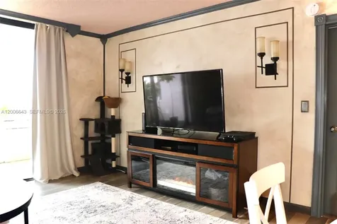 Hallandale Beach FL 33009