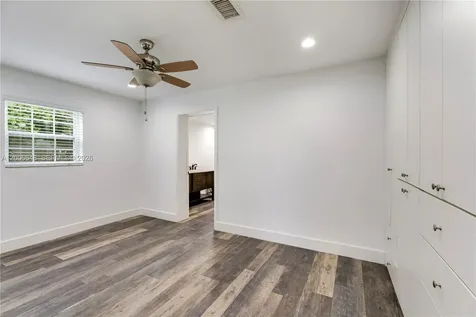330 SW 104th Court Sweetwater FL 33174