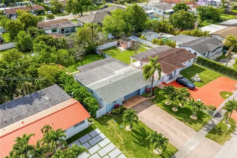 330 SW 104th Court Sweetwater FL 33174