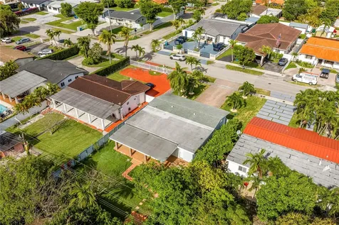 330 SW 104th Court Sweetwater FL 33174