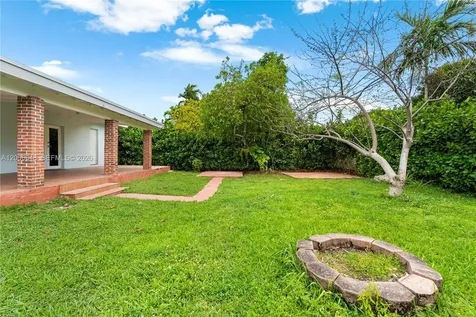 330 SW 104th Court Sweetwater FL 33174