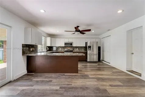 330 SW 104th Court Sweetwater FL 33174