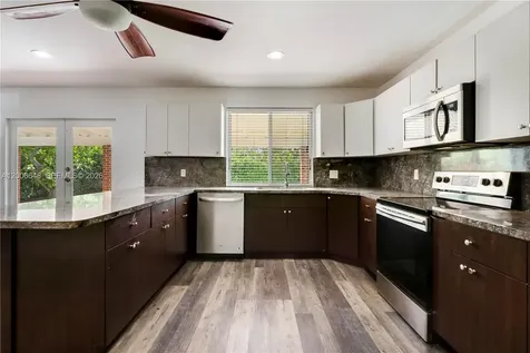 330 SW 104th Court Sweetwater FL 33174