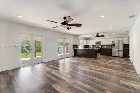 330 SW 104th Court Sweetwater FL 33174