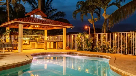 1430 NW 114th Avenue Plantation FL 33323