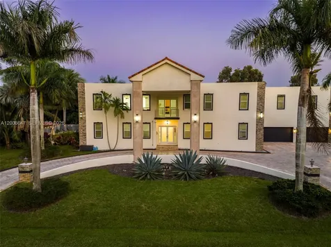 1430 NW 114th Avenue Plantation FL 33323