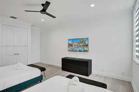 1430 NW 114th Avenue Plantation FL 33323