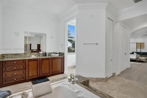 1430 NW 114th Avenue Plantation FL 33323