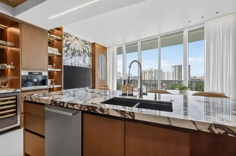 4100 Island Boulevard Aventura FL 33160