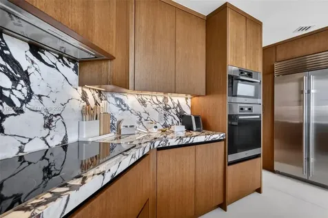 4100 Island Boulevard Aventura FL 33160
