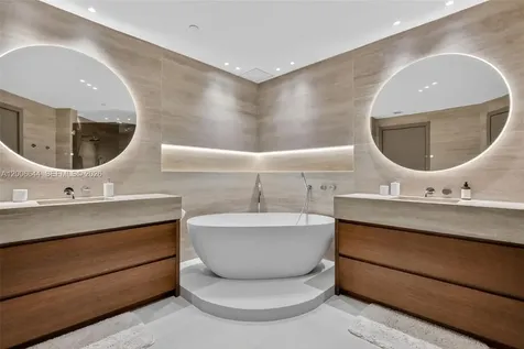 4100 Island Boulevard Aventura FL 33160