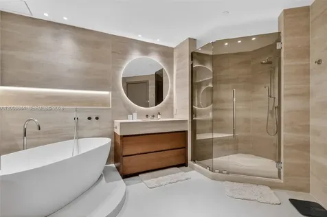 4100 Island Boulevard Aventura FL 33160