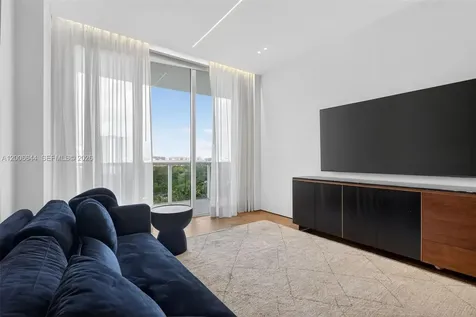 4100 Island Boulevard Aventura FL 33160