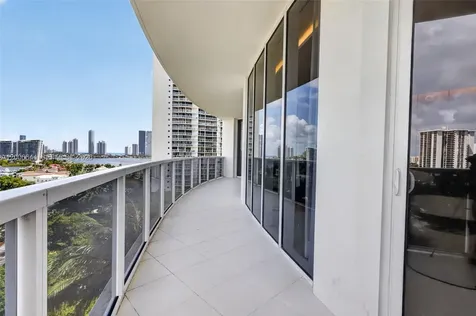 4100 Island Boulevard Aventura FL 33160