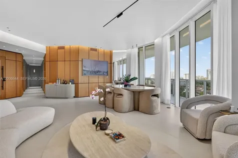 4100 Island Boulevard Aventura FL 33160