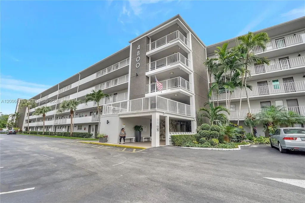 4800 Hillcrest Lane Hollywood FL 33021