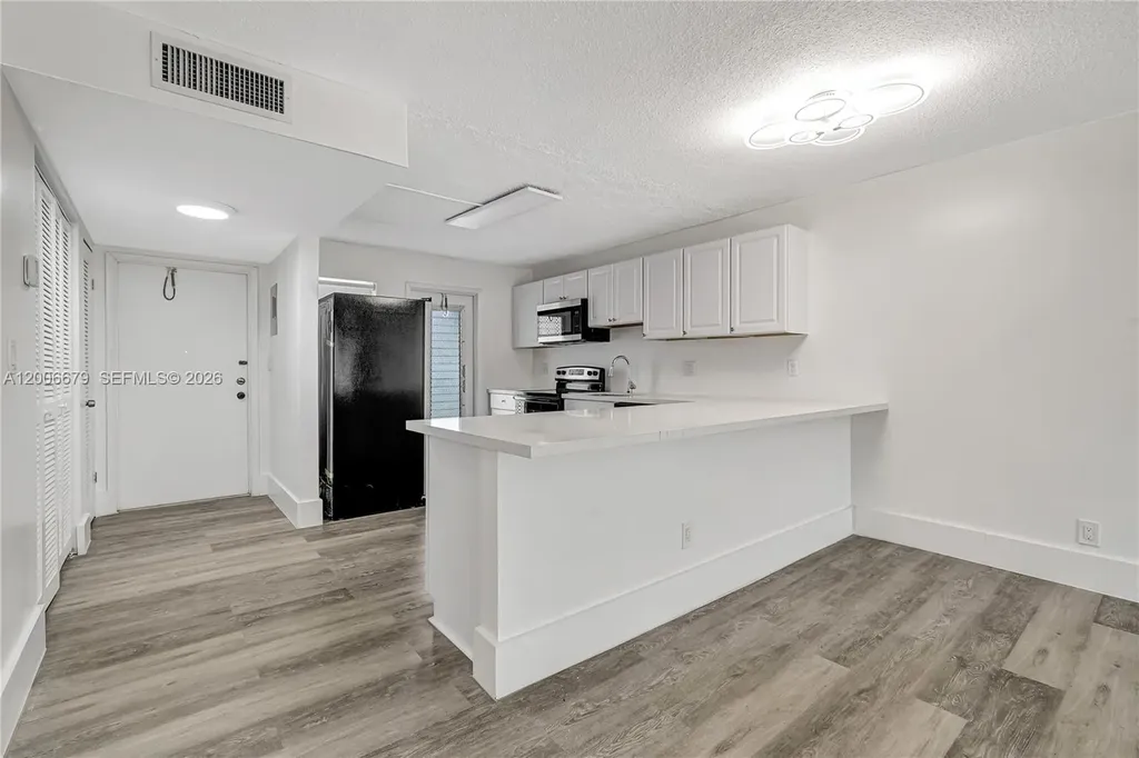 4800 Hillcrest Lane Hollywood FL 33021