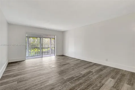 4800 Hillcrest Lane Hollywood FL 33021