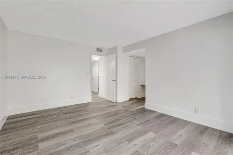4800 Hillcrest Lane Hollywood FL 33021