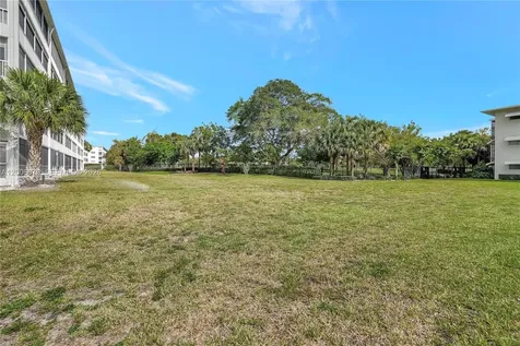 4800 Hillcrest Lane Hollywood FL 33021