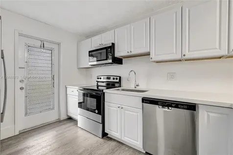 4800 Hillcrest Lane Hollywood FL 33021
