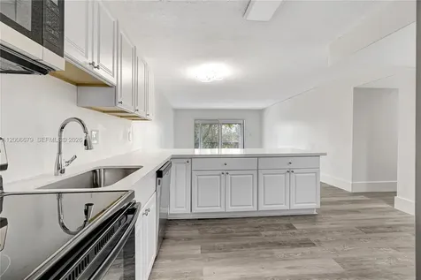 4800 Hillcrest Lane Hollywood FL 33021