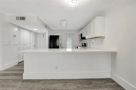 4800 Hillcrest Lane Hollywood FL 33021